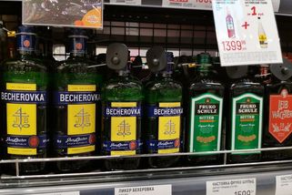 Nová piva i becherovka. Česká nabídka v Moskvě se i přes válku vylepšuje - Seznam Zprávy